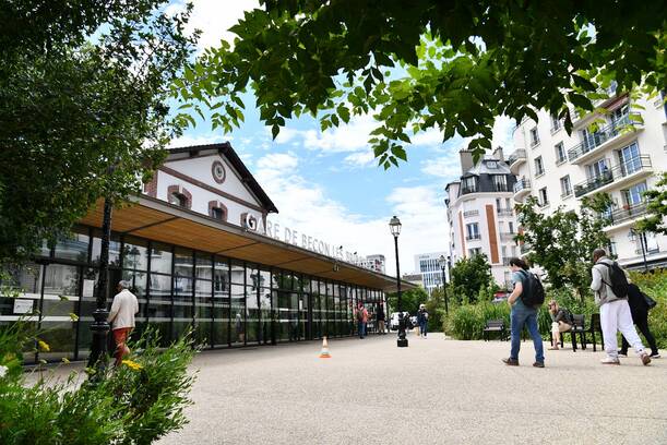 Gare de Bécon les Bruyères