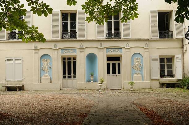 Photo de l'ancien Hôtel Guines à Courbevoie