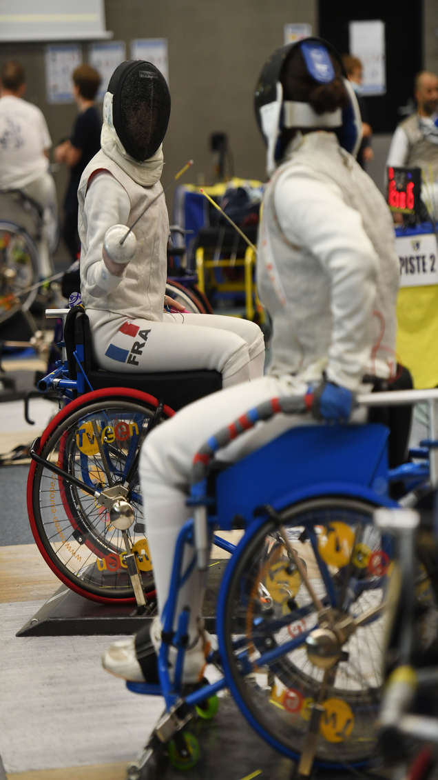 Chasse aux œufs à Courbevoie - escrime